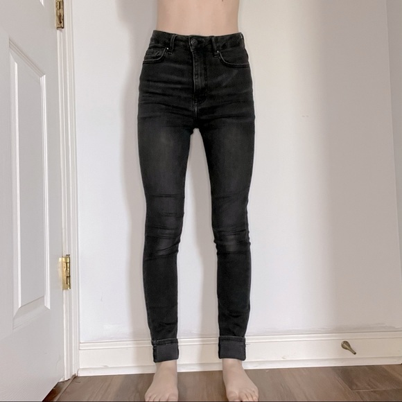 F21 Faded Black Skinny Jeans - Picture 2 of 12